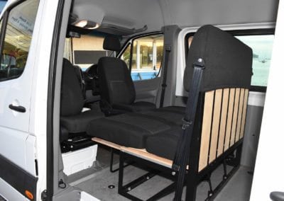 Customised minivan seat with seat in extended position, back in upright position